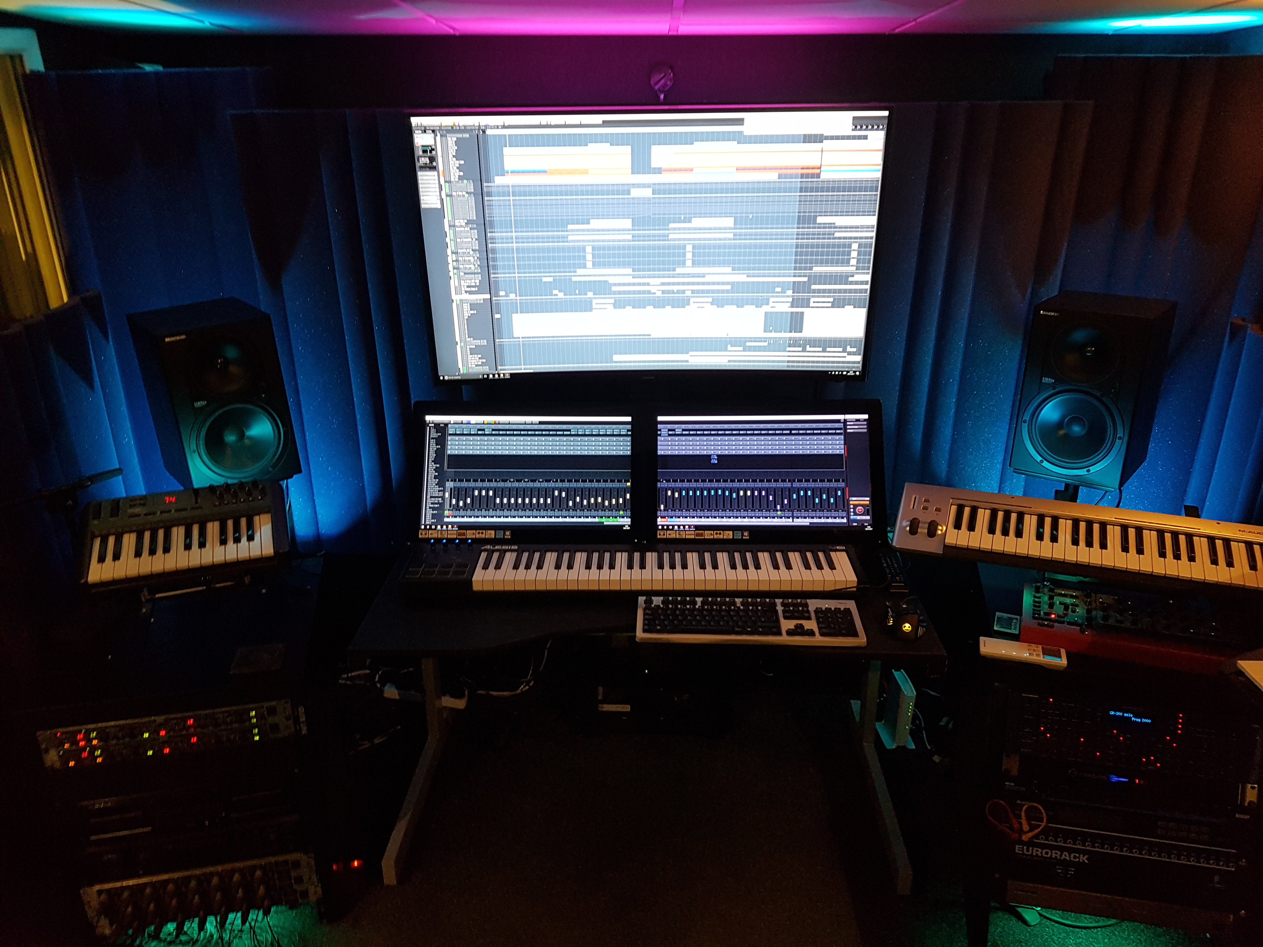 Curved Ultra HD Studio Display